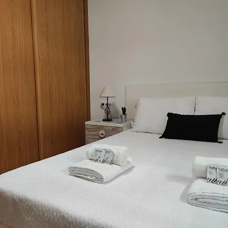 Carrerahouses Fragoso 2º * Vigo